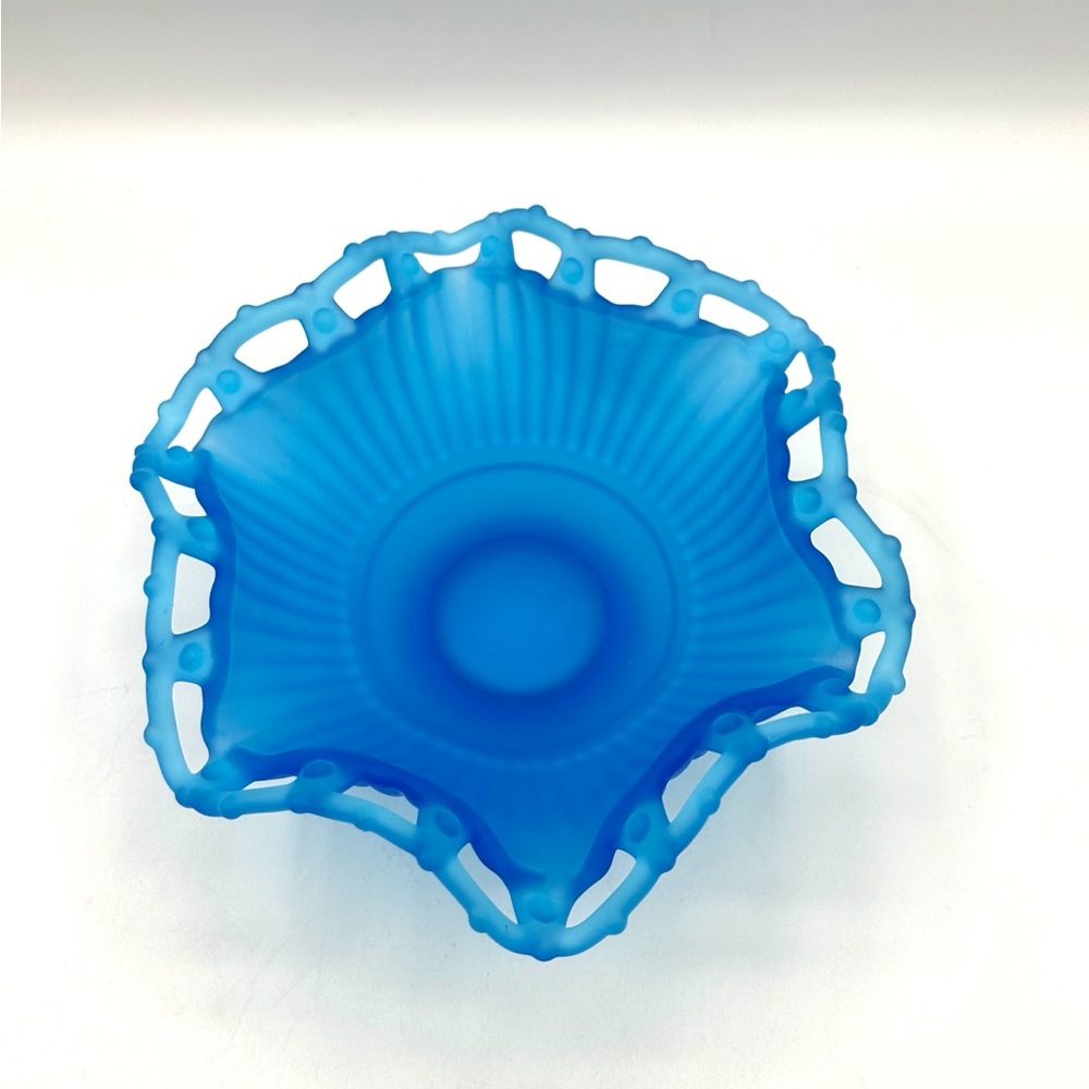 Westmoreland Dark Blue Satin Ruffled Edge Bowl. Vintage - Picture 3 of 10